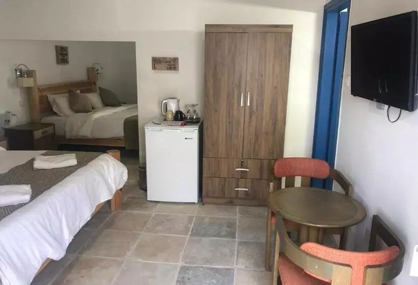Hotel Lithos Studios