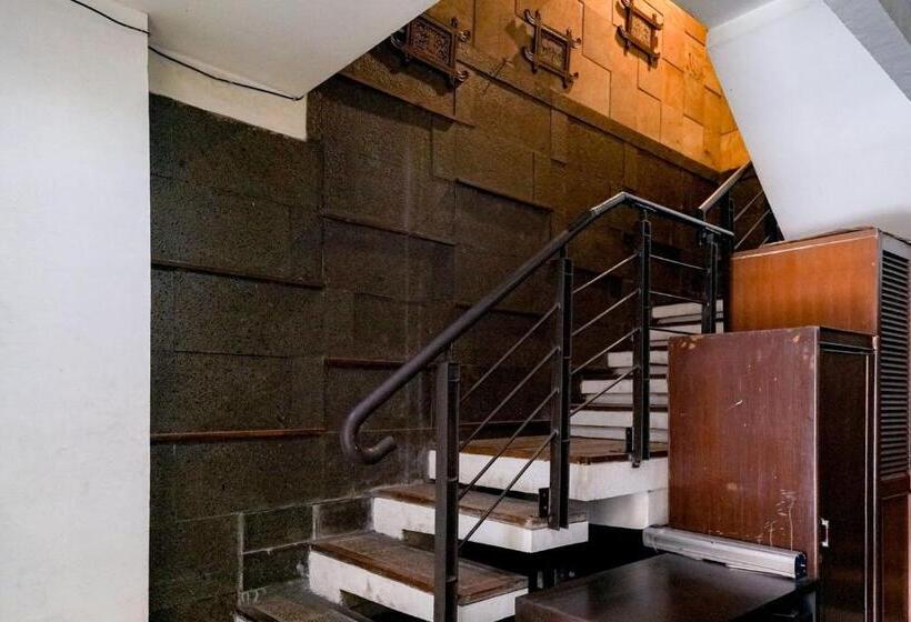 בית מלון כפרי Reddoorz Near Braga Street