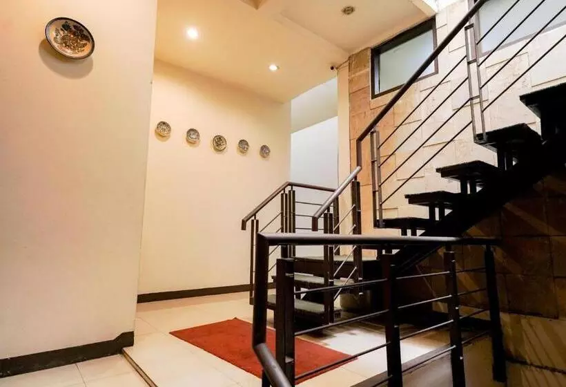 ホテル Reddoorz Near Braga Street