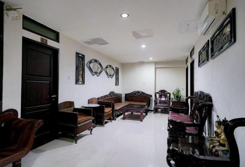 בית מלון כפרי Reddoorz Near Braga Street