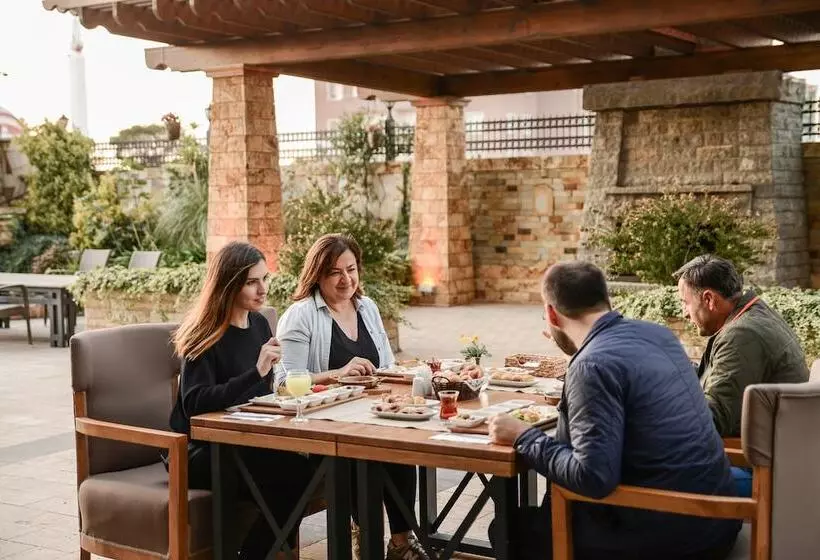 هتل Sarajevo Suit