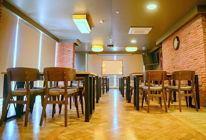 هتل Sarajevo Suit