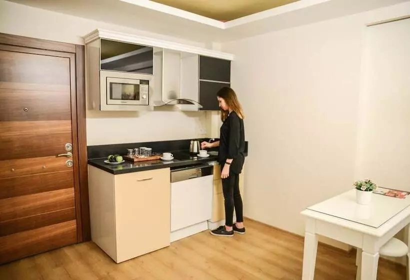 هتل Sarajevo Suit