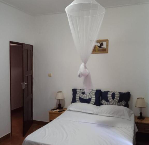 بنسيون Landa's Guest House