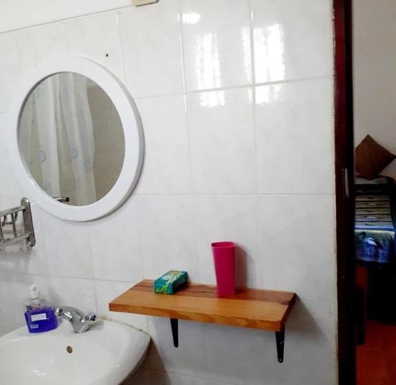 بنسيون Landa's Guest House