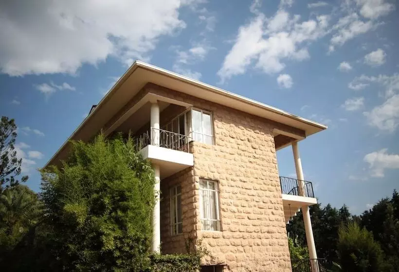 پانسیون Zereniti House