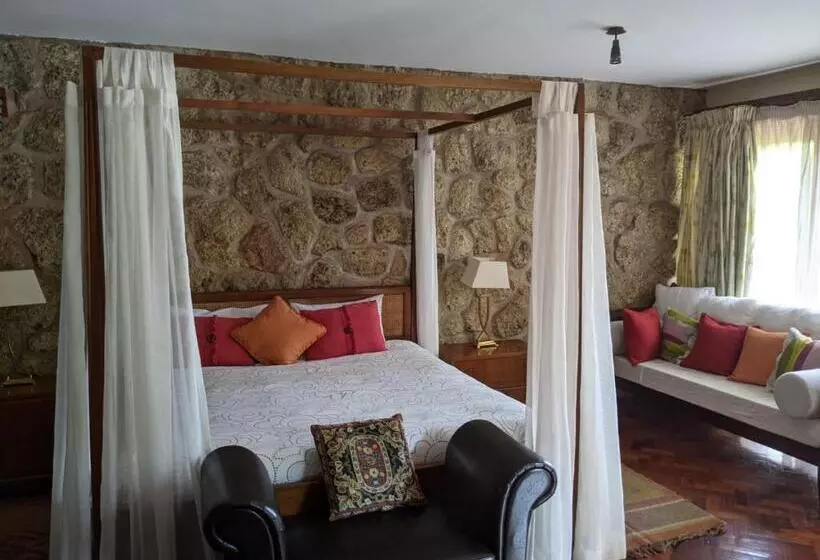 پانسیون Zereniti House