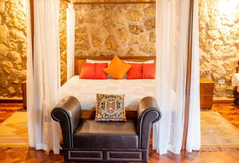 پانسیون Zereniti House