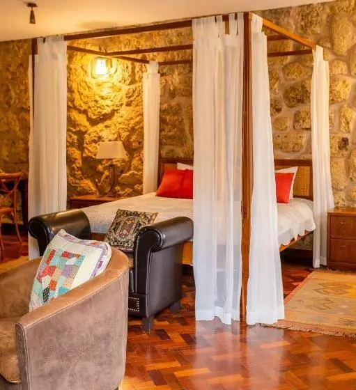 پانسیون Zereniti House