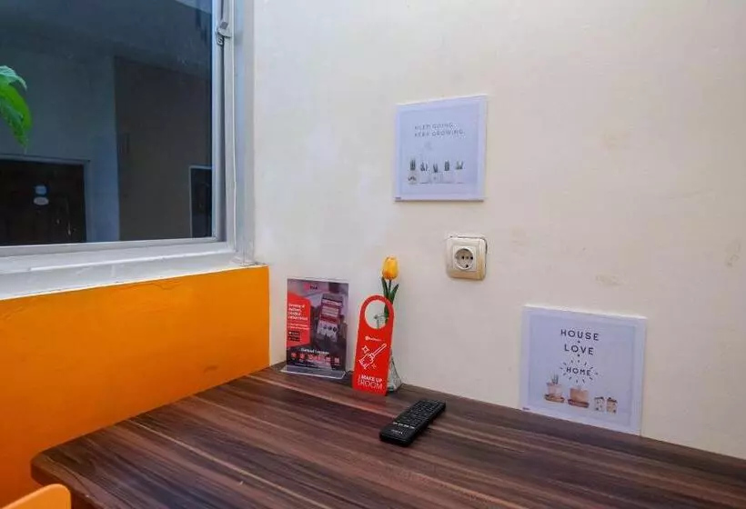 Majatalo Reddoorz Near Jalan Wolter Monginsidi Manado