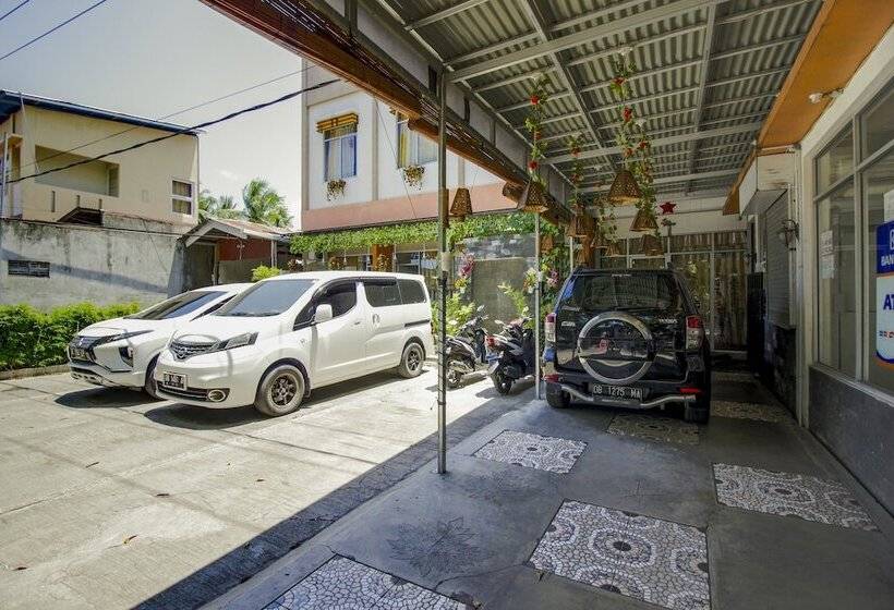פנסיון Reddoorz Near Jalan Wolter Monginsidi Manado