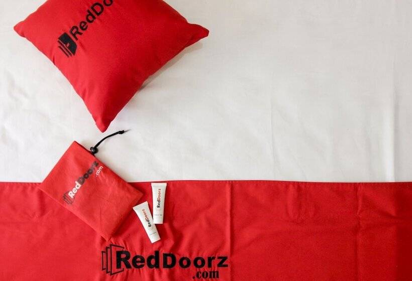 פנסיון Reddoorz Near Jalan Wolter Monginsidi Manado