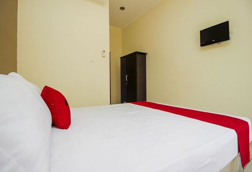 פנסיון Reddoorz Near Jalan Wolter Monginsidi Manado