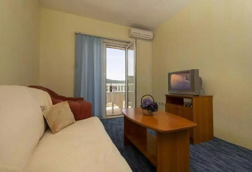 پانسیون Apartmani Jogunica
