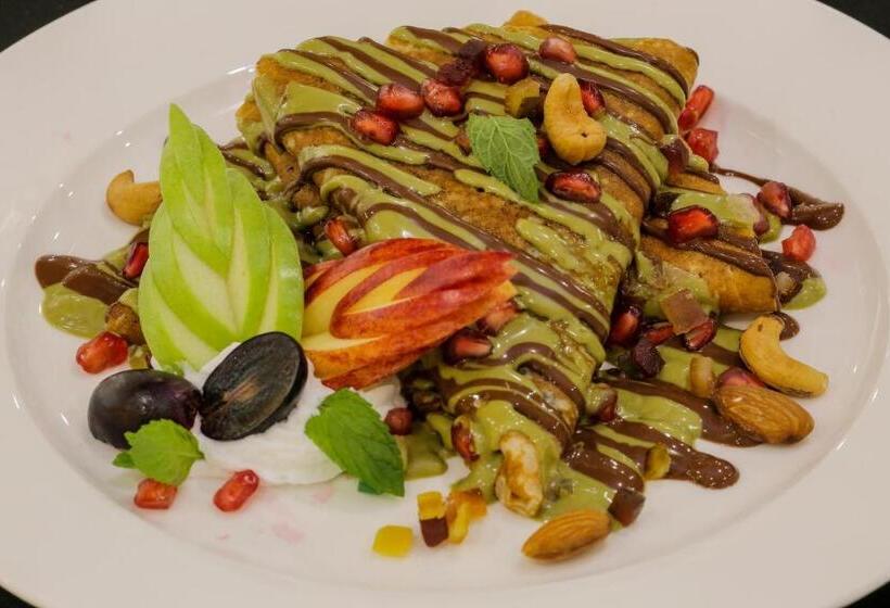 Отель Golden Night