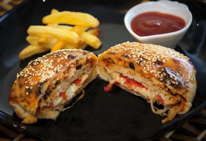 Отель Golden Night