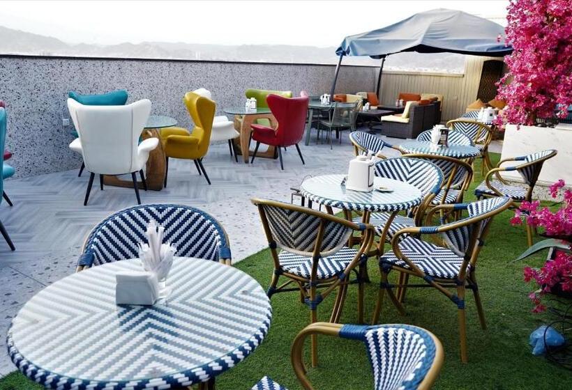 Отель Golden Night