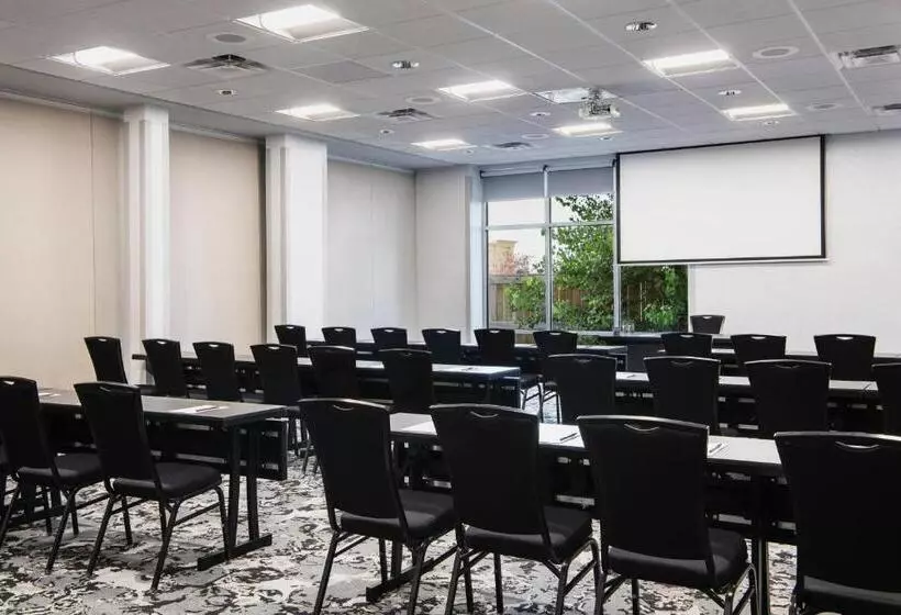 ホテル Residence Inn By Marriott Winnipeg