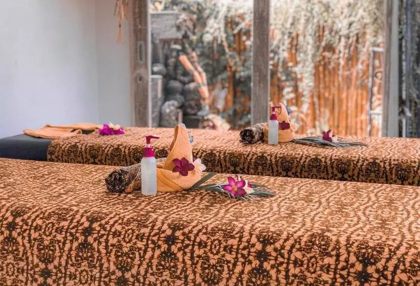 پانسیون Auora Guest House