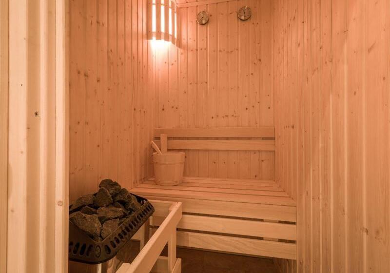 1920s Boutique Hotel And Restaurants