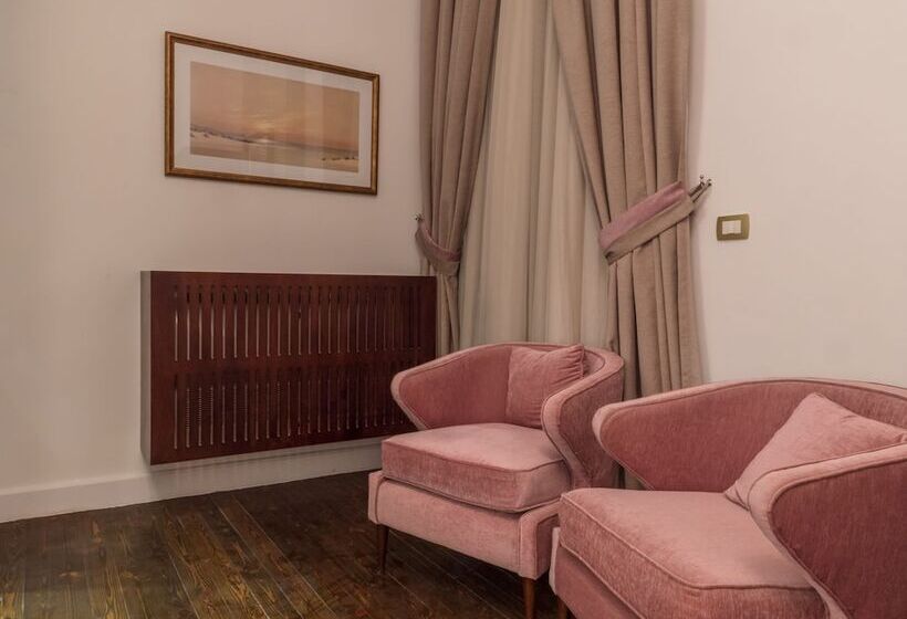 1920s Boutique Hotel And Restaurants