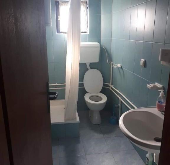 تختخواب و صبحانه Sobe Seka