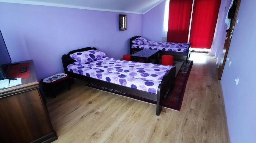 تختخواب و صبحانه Sobe Seka