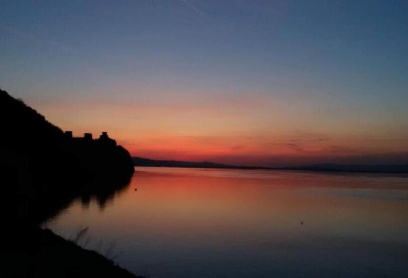 تختخواب و صبحانه Sobe Seka