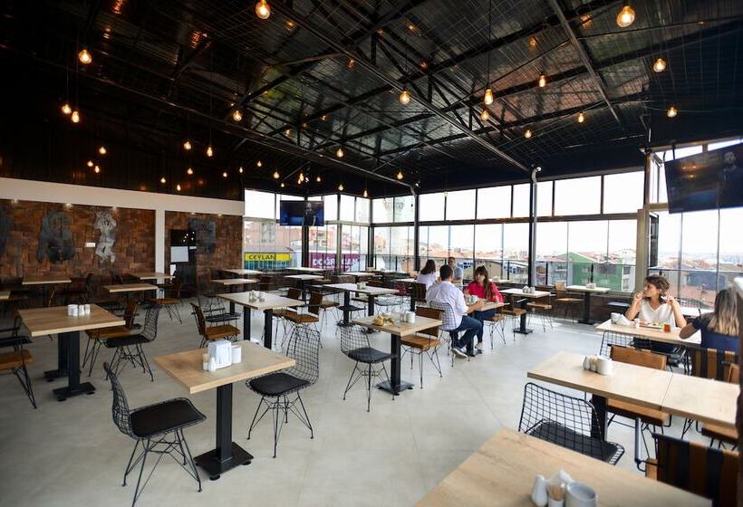 Bed and Breakfast Nest