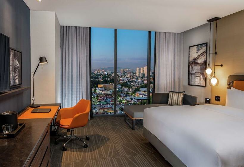 هتل Hilton Guadalajara Midtown