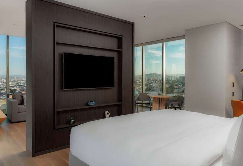 هتل Hilton Guadalajara Midtown