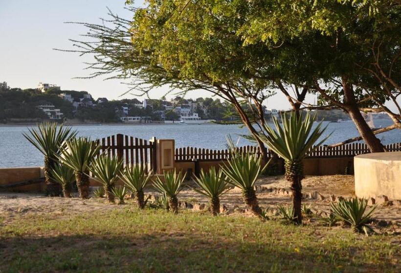 پانسیون Mangrove House