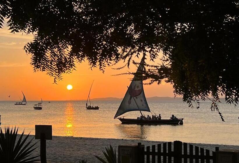 پانسیون Mangrove House