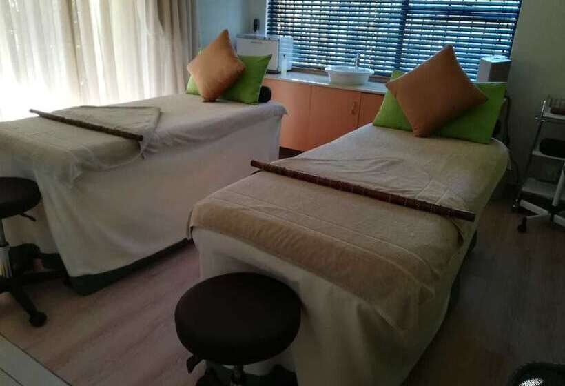 Курорт Pelonngwe Wellness Retreat & Spa