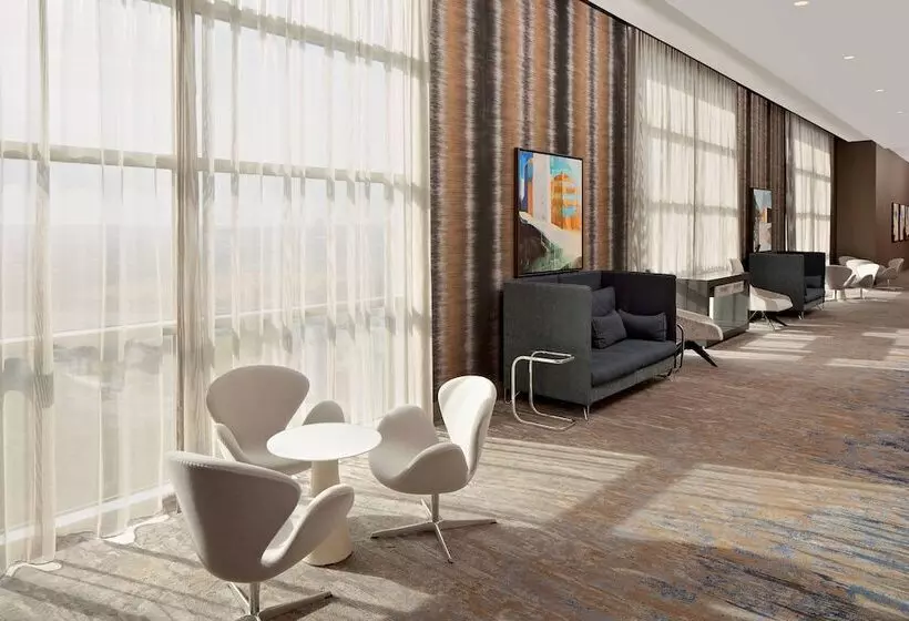 هتل Courtyard By Marriott Dallas Downtown/reunion District