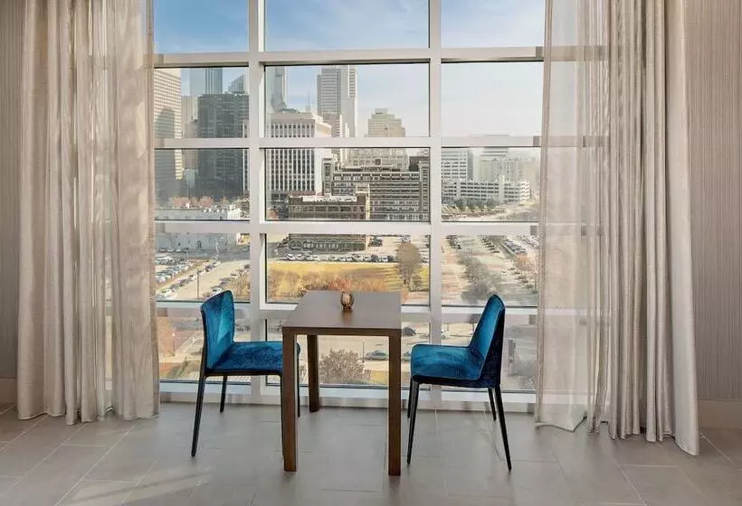 هتل Courtyard By Marriott Dallas Downtown/reunion District