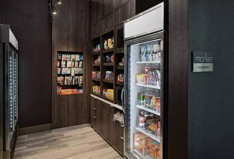 هتل Courtyard By Marriott Dallas Downtown/reunion District