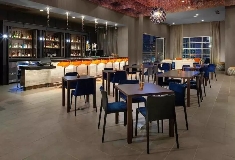 هتل Courtyard By Marriott Dallas Downtown/reunion District