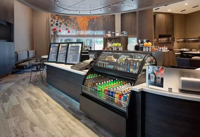 هتل Courtyard By Marriott Dallas Downtown/reunion District