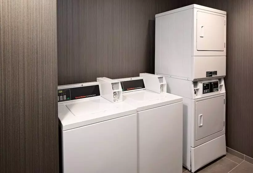 هتل Courtyard By Marriott Dallas Downtown/reunion District