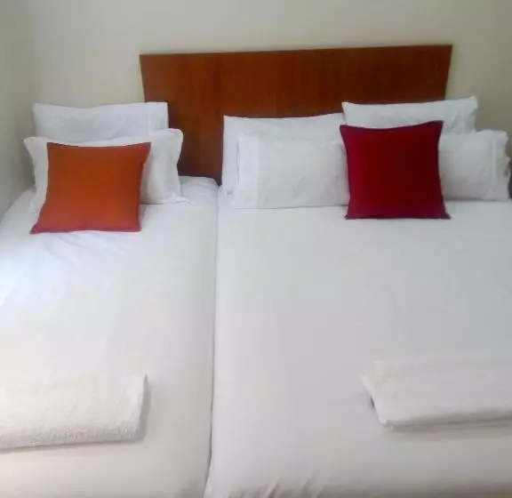 هتل Eros Guest Inn