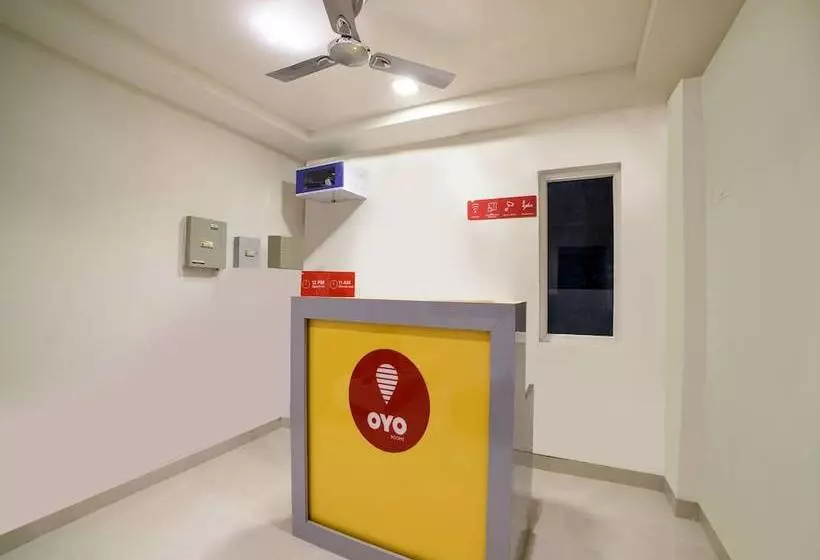 ホテル Oyo 16606 Iconic Living