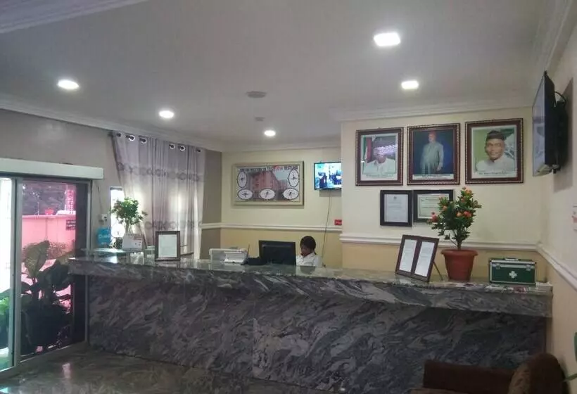 هتل Regview Restland