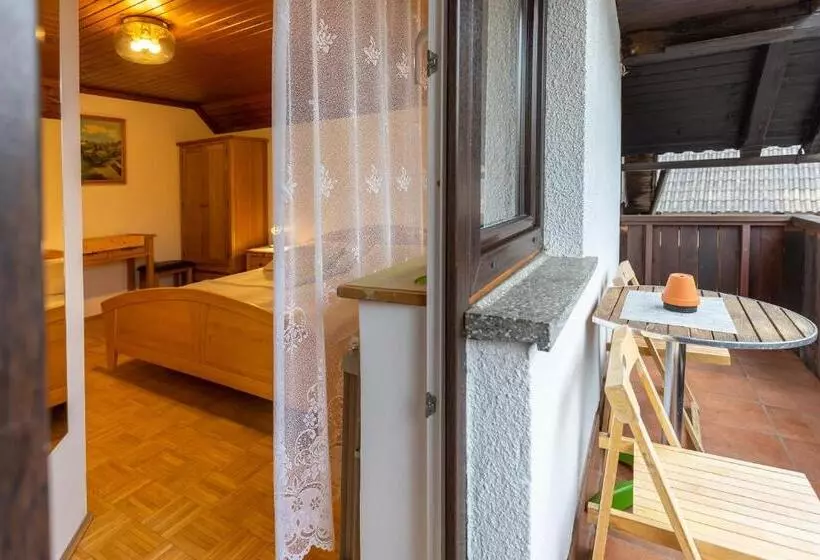 پانسیون Apartments Pri Urhu