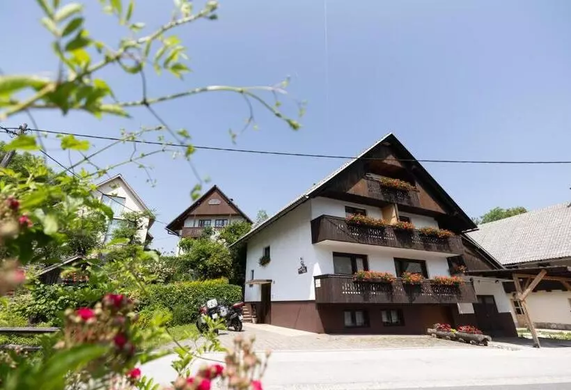 پانسیون Apartments Pri Urhu