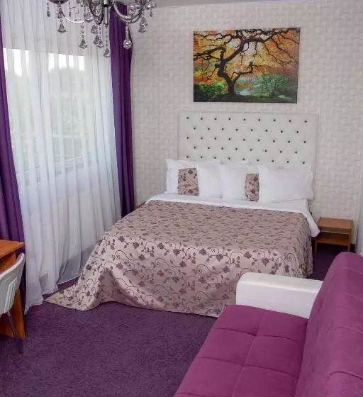 Majatalo Iris Boutique