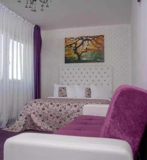 Majatalo Iris Boutique