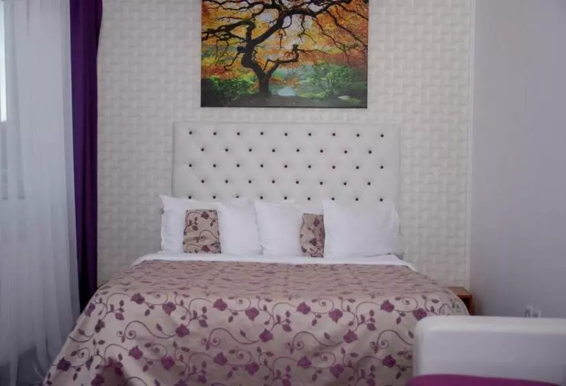 Majatalo Iris Boutique