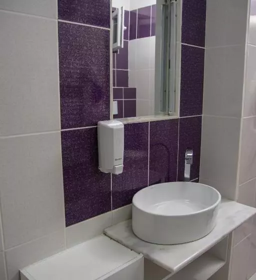 Majatalo Iris Boutique