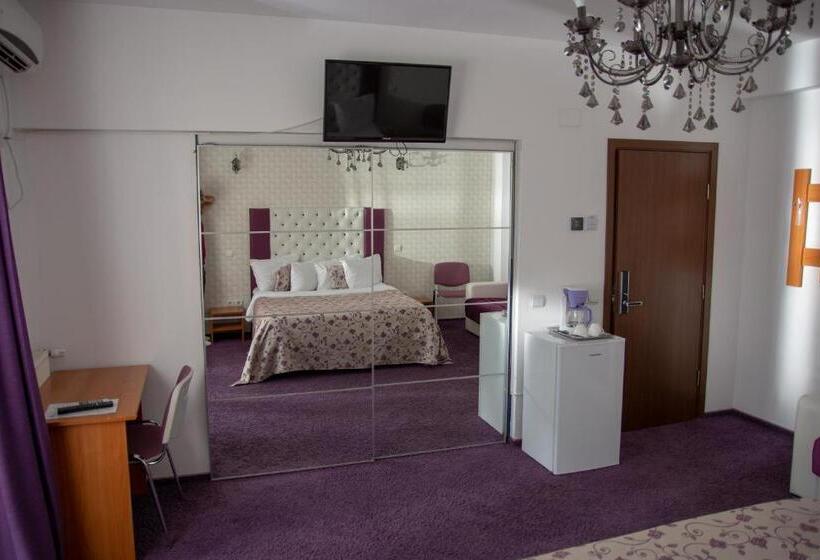 ペンション Iris Boutique